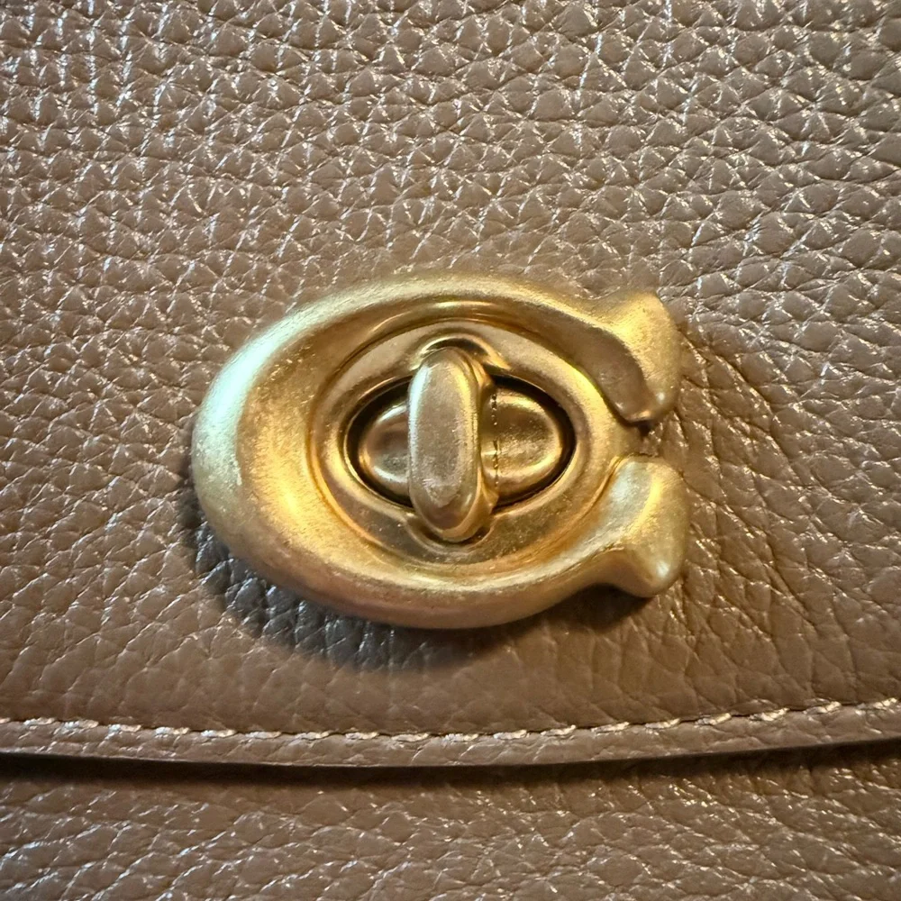 Coach Cassie 19 Pebbled Leather Turnlock Bag in Dark Stone - Picture 7 of 12